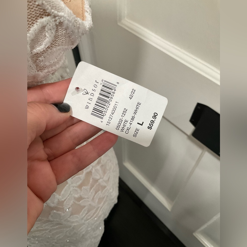 NWT WINDSOR WEDDING PROM COCKTAIL HIGH SIDE SLIT NUDE AND WHITE LACE GOWN - Picture 3 of 11